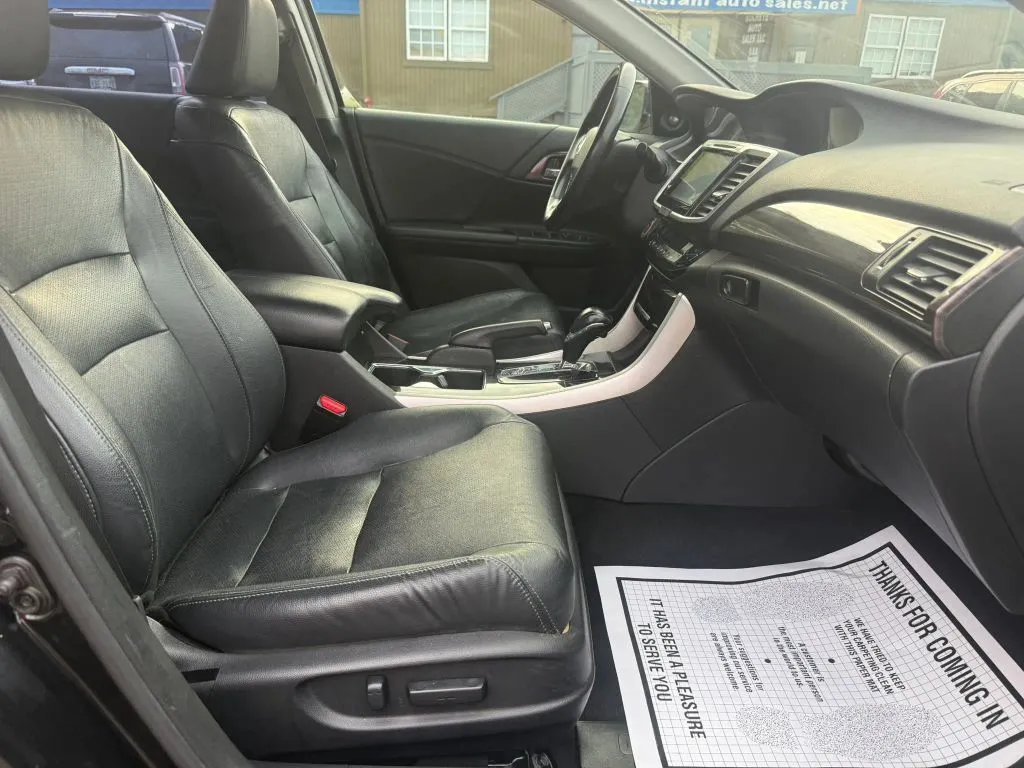 Honda Accord photo 9