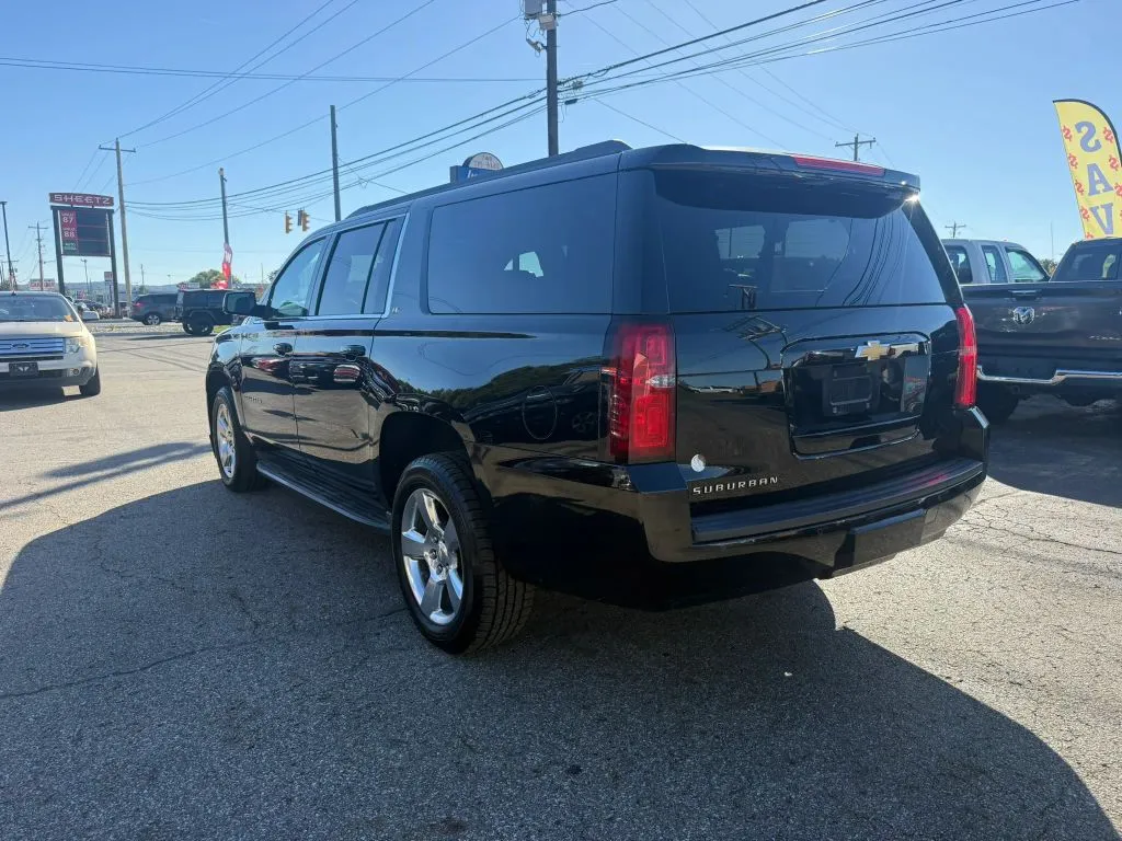 Chevrolet Suburban photo 6