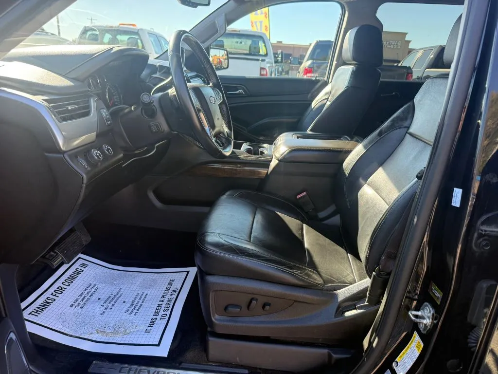 Chevrolet Suburban photo 8