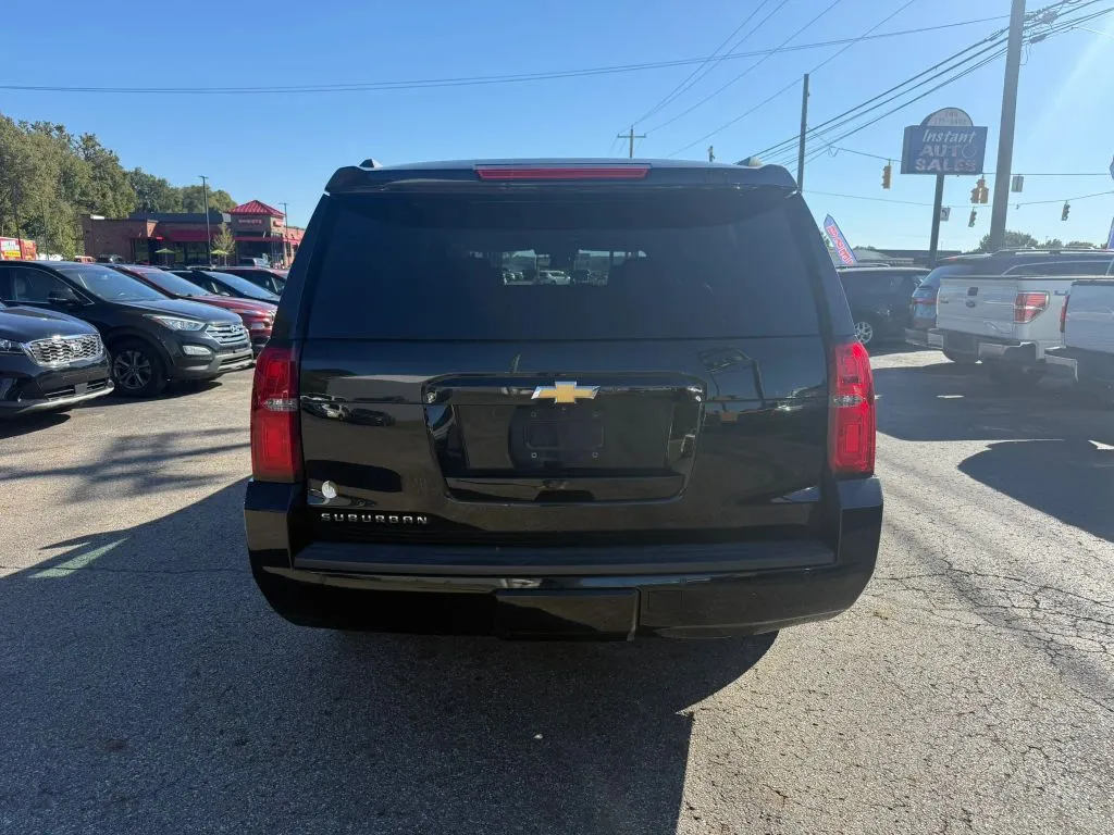 Chevrolet Suburban photo 5