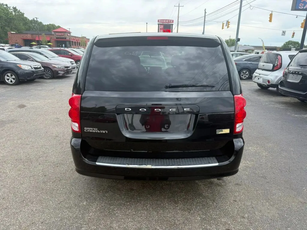 Dodge Grand Caravan photo 5