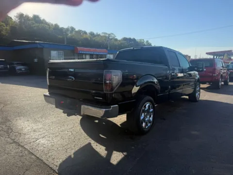 More photos of 2011 Ford F-150 SuperCrew Cab XLT Pickup 4D 5 1/2 ft at Instant Auto Sales Chillicothe, OH