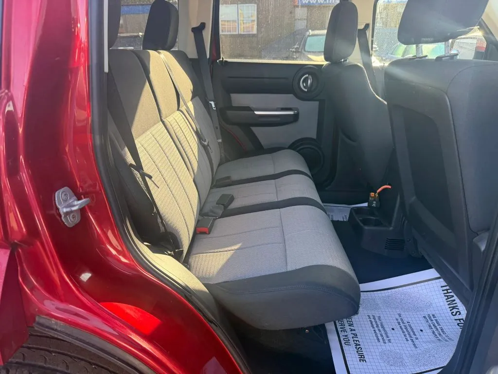 Dodge Nitro photo 9