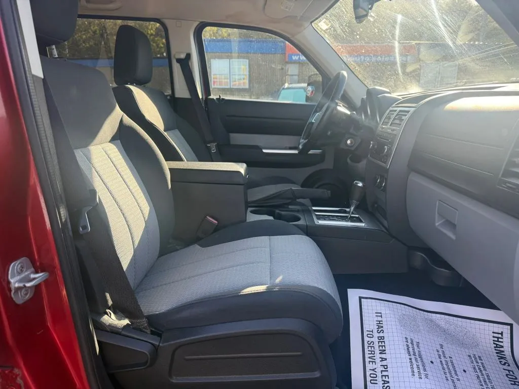 Dodge Nitro photo 8