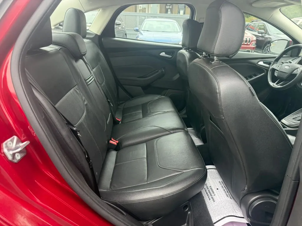 Ford Focus photo 9
