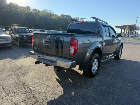 More photos of 2005 Nissan Frontier Crew Cab SE Pickup 4D 5 ft at Instant Auto Sales Chillicothe, OH