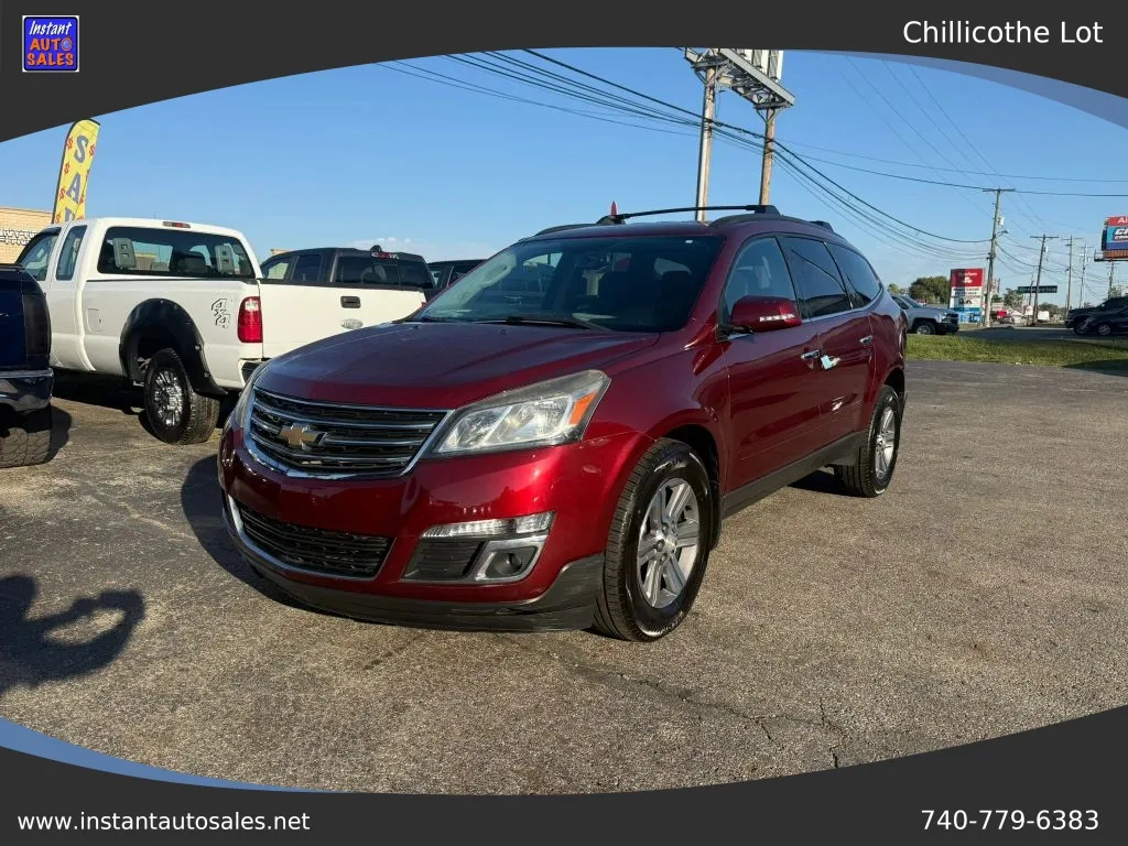 Red 2017 Chevrolet Traverse LT Sport Utility 4D for sale in Chillicothe, OH