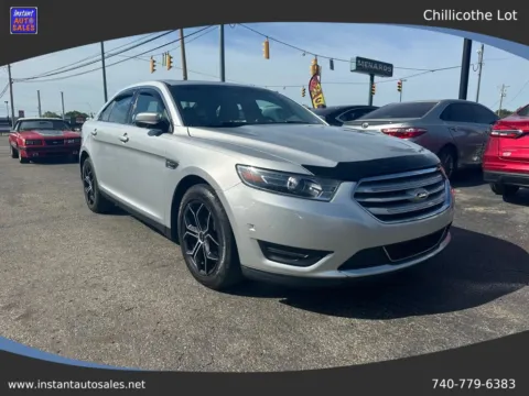 Silver 2018 Ford Taurus SEL Sedan 4D for sale in Chillicothe, OH