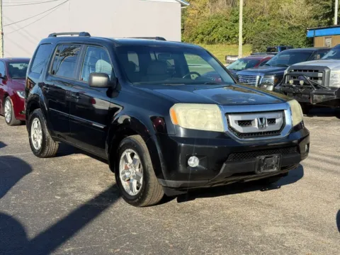 Another view of 2011 Honda Pilot EX-L Sport Utility 4D for sale in Chillicothe, OH at Instant Auto Sales Chillicothe