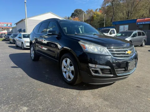 Another view of 2017 Chevrolet Traverse LT Sport Utility 4D for sale in Chillicothe, OH at Instant Auto Sales Chillicothe