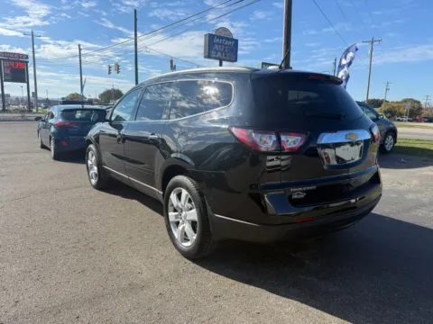 More photos of 2017 Chevrolet Traverse LT Sport Utility 4D at Instant Auto Sales Chillicothe, OH