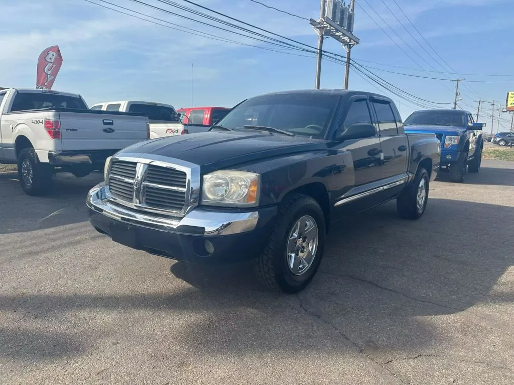 2005 Dodge Dakota Quad Cab Laramie Pickup 4D 5 1/2 ft for sale in Chillicothe, OH