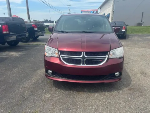 Photos of 2019 Dodge Grand Caravan Passenger SXT Minivan 4D for sale in Chillicothe, OH at Instant Auto Sales Chillicothe