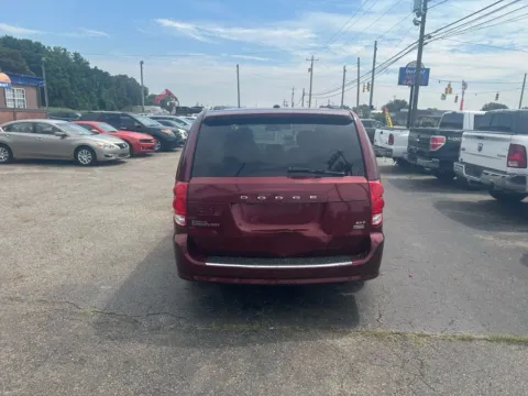 More photos of 2019 Dodge Grand Caravan Passenger SXT Minivan 4D at Instant Auto Sales Chillicothe, OH