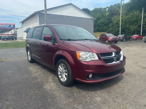 Another view of 2019 Dodge Grand Caravan Passenger SXT Minivan 4D for sale in Chillicothe, OH at Instant Auto Sales Chillicothe