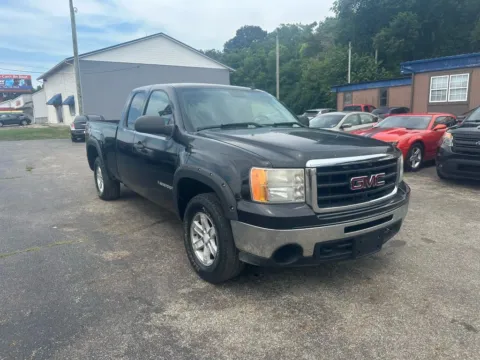 Another view of 2009 GMC Sierra 1500 Extended Cab SLE Pickup 4D 8 ft for sale in Chillicothe, OH at Instant Auto Sales Chillicothe