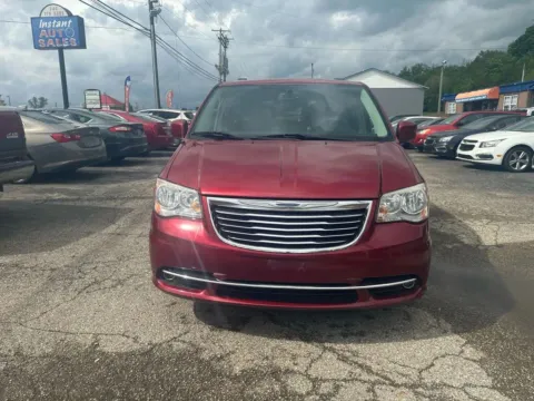 Photos of 2014 Chrysler Town & Country Touring Minivan 4D for sale in Chillicothe, OH at Instant Auto Sales Chillicothe
