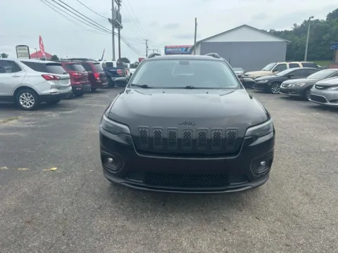 Photos of 2019 Jeep Cherokee Altitude Sport Utility 4D for sale in Chillicothe, OH at Instant Auto Sales Chillicothe