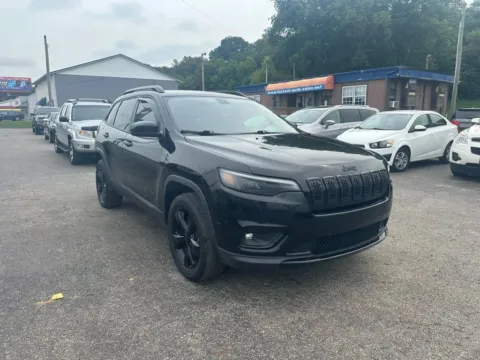 Another view of 2019 Jeep Cherokee Altitude Sport Utility 4D for sale in Chillicothe, OH at Instant Auto Sales Chillicothe