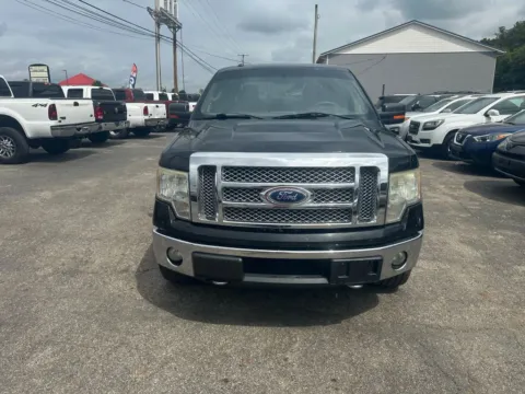 Photos of 2010 Ford F-150 SuperCrew Cab XLT Pickup 4D 5 1/2 ft for sale in Chillicothe, OH at Instant Auto Sales Chillicothe