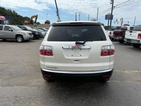 More photos of 2011 GMC Acadia SL Sport Utility 4D at Instant Auto Sales Chillicothe, OH