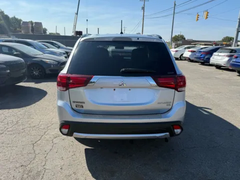 More photos of 2016 Mitsubishi Outlander SE Sport Utility 4D at Instant Auto Sales Chillicothe, OH