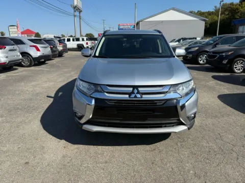 Photos of 2016 Mitsubishi Outlander SE Sport Utility 4D for sale in Chillicothe, OH at Instant Auto Sales Chillicothe