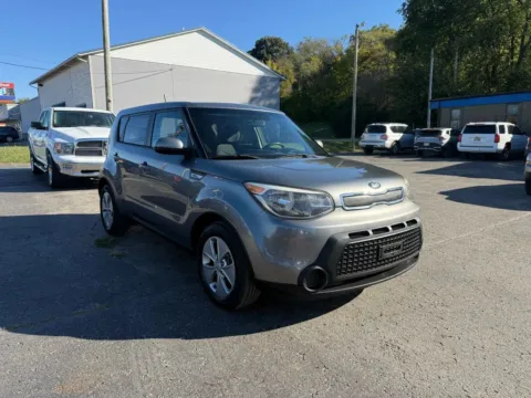 Another view of 2015 Kia Soul Wagon 4D for sale in Chillicothe, OH at Instant Auto Sales Chillicothe