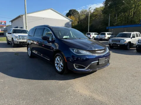 Another view of 2018 Chrysler Pacifica Touring L Minivan 4D for sale in Chillicothe, OH at Instant Auto Sales Chillicothe
