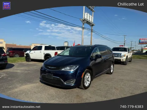Blue 2018 Chrysler Pacifica Touring L Minivan 4D for sale in Chillicothe, OH