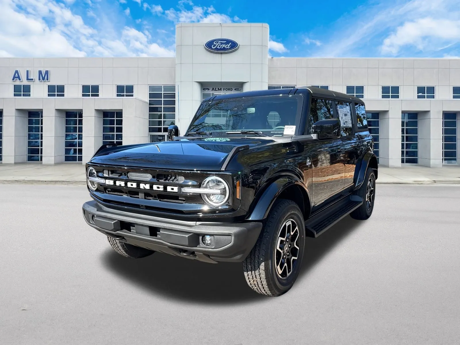 2025 Ford Bronco 4-Door Outer Banks's photo