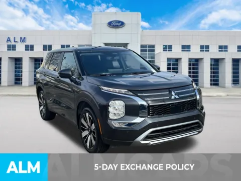 More photos of 2025 Mitsubishi Outlander SE at ALM Ford Marietta, GA