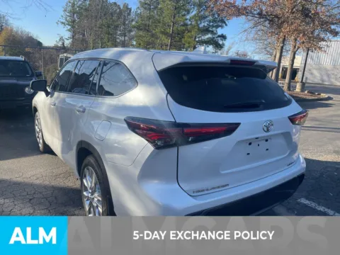 More photos of 2024 Toyota Highlander Limited at ALM Ford Marietta, GA