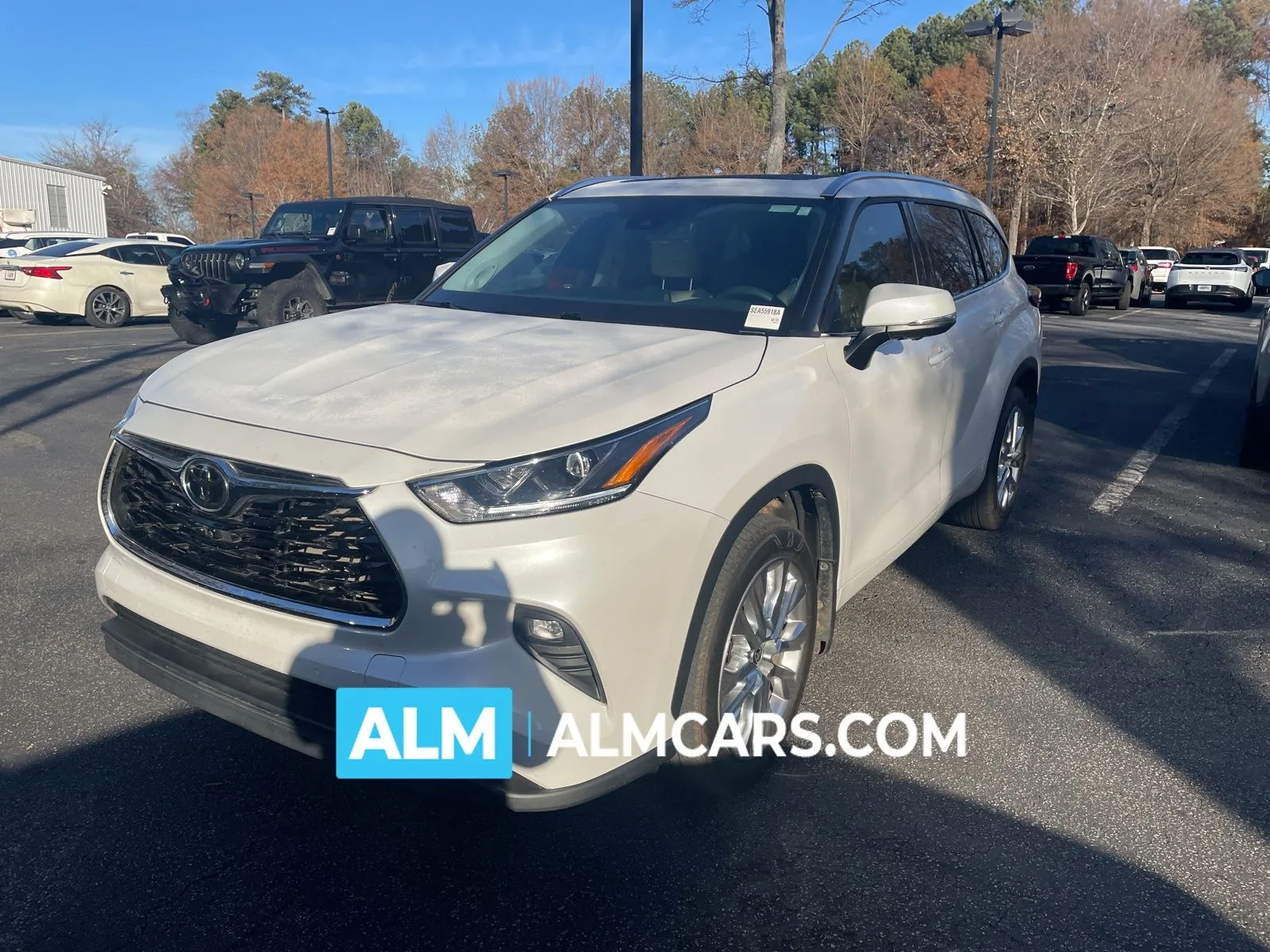 White 2024 Toyota Highlander Limited for sale in Marietta, GA