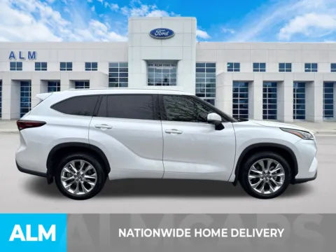 More photos of 2024 Toyota Highlander Limited at ALM Ford Marietta, GA