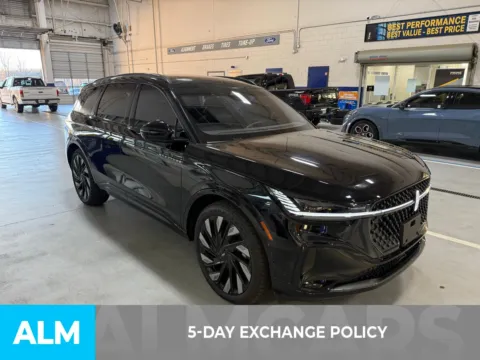 More photos of 2024 Lincoln Nautilus Reserve at ALM Ford Marietta, GA