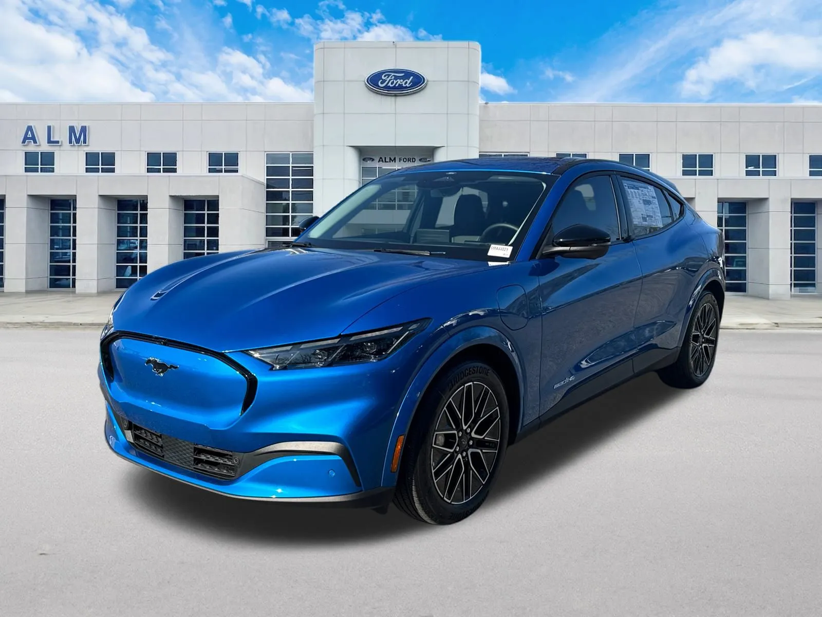2025 Ford Mustang-Mach-e Premium's photo