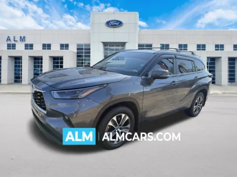 Black 2024 Toyota Highlander XLE for sale in Marietta, GA