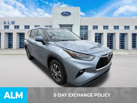 More photos of 2021 Toyota Highlander XLE at ALM Ford Marietta, GA