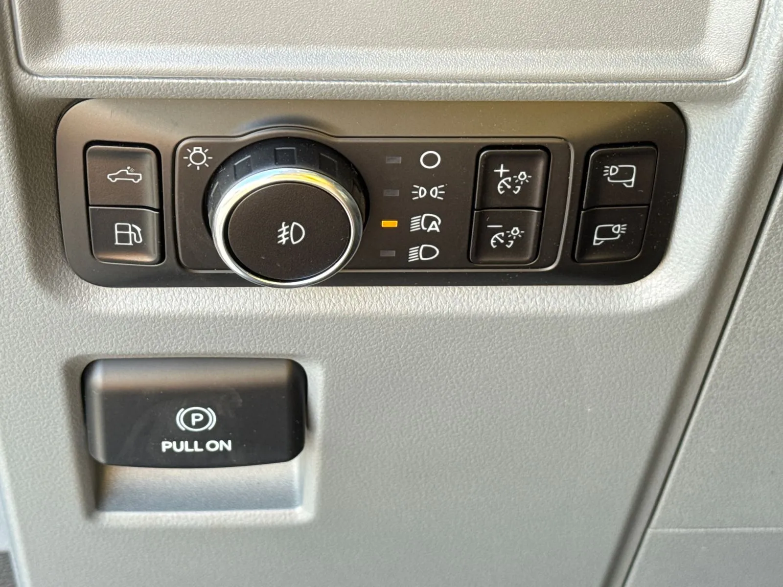 2025 Ford F-150 XLT - Photo 33