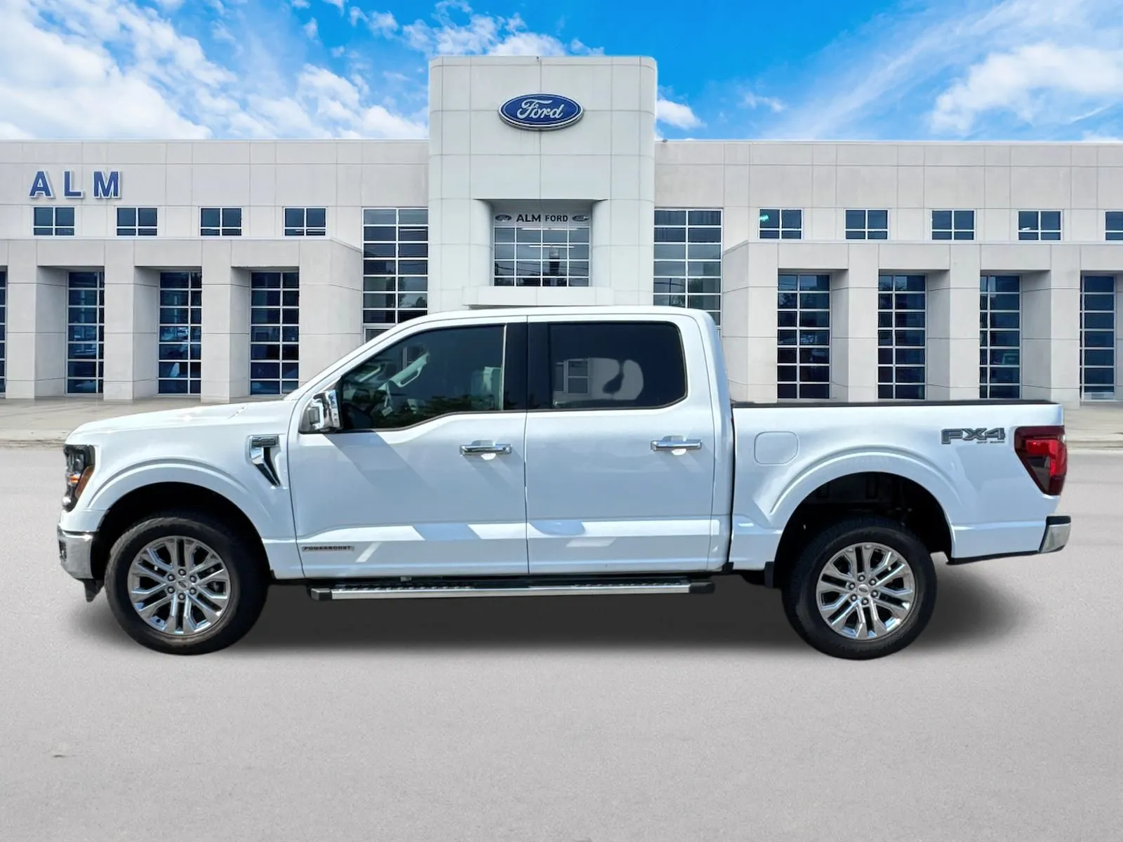2025 Ford F-150 XLT - Photo 8