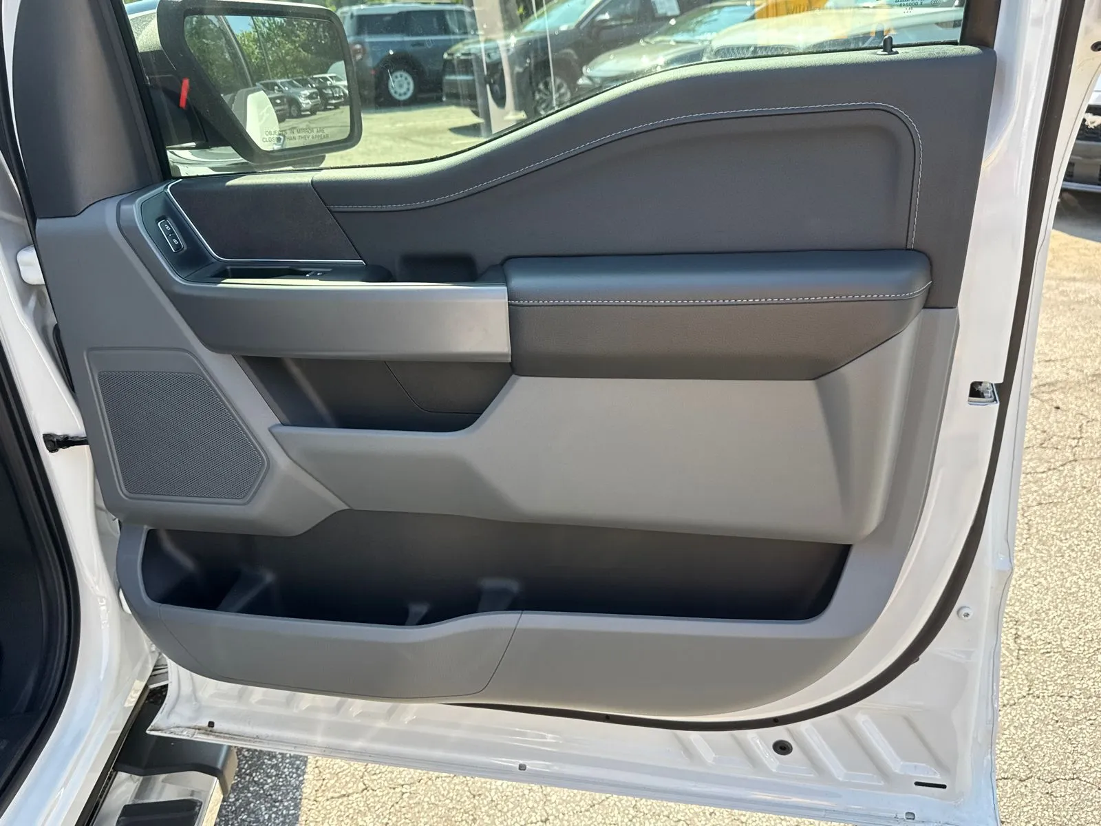 2025 Ford F-150 XLT - Photo 14