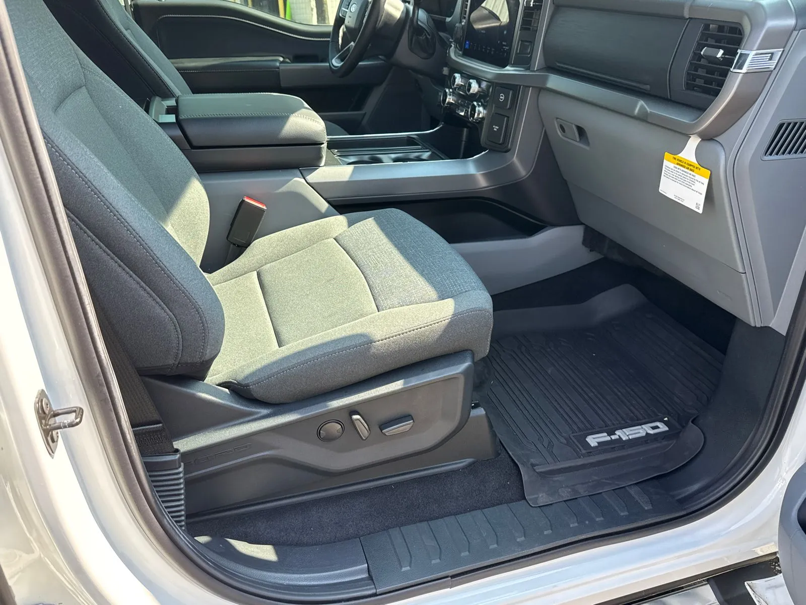 2025 Ford F-150 XLT - Photo 13