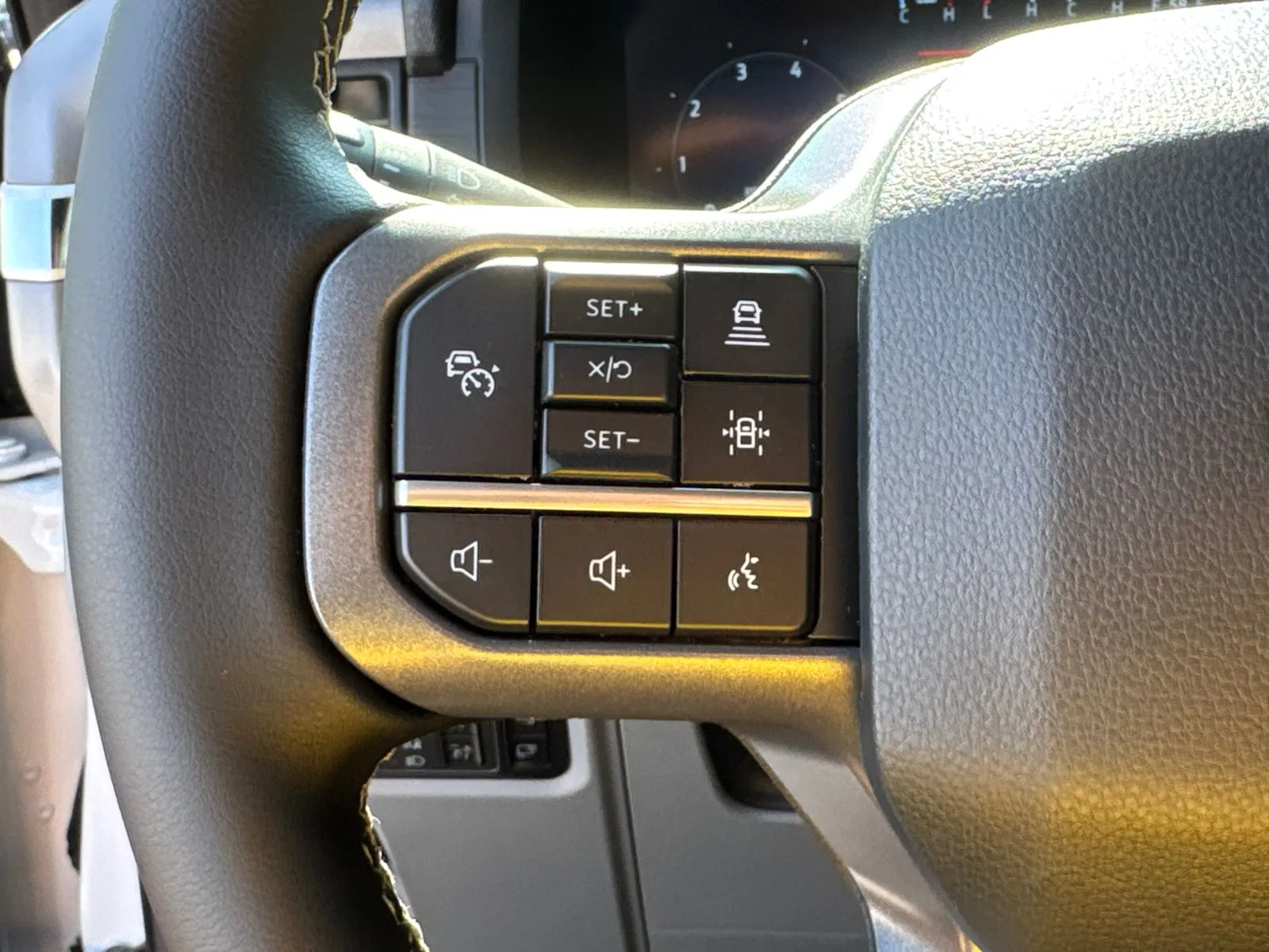 2025 Ford F-150 XLT - Photo 24