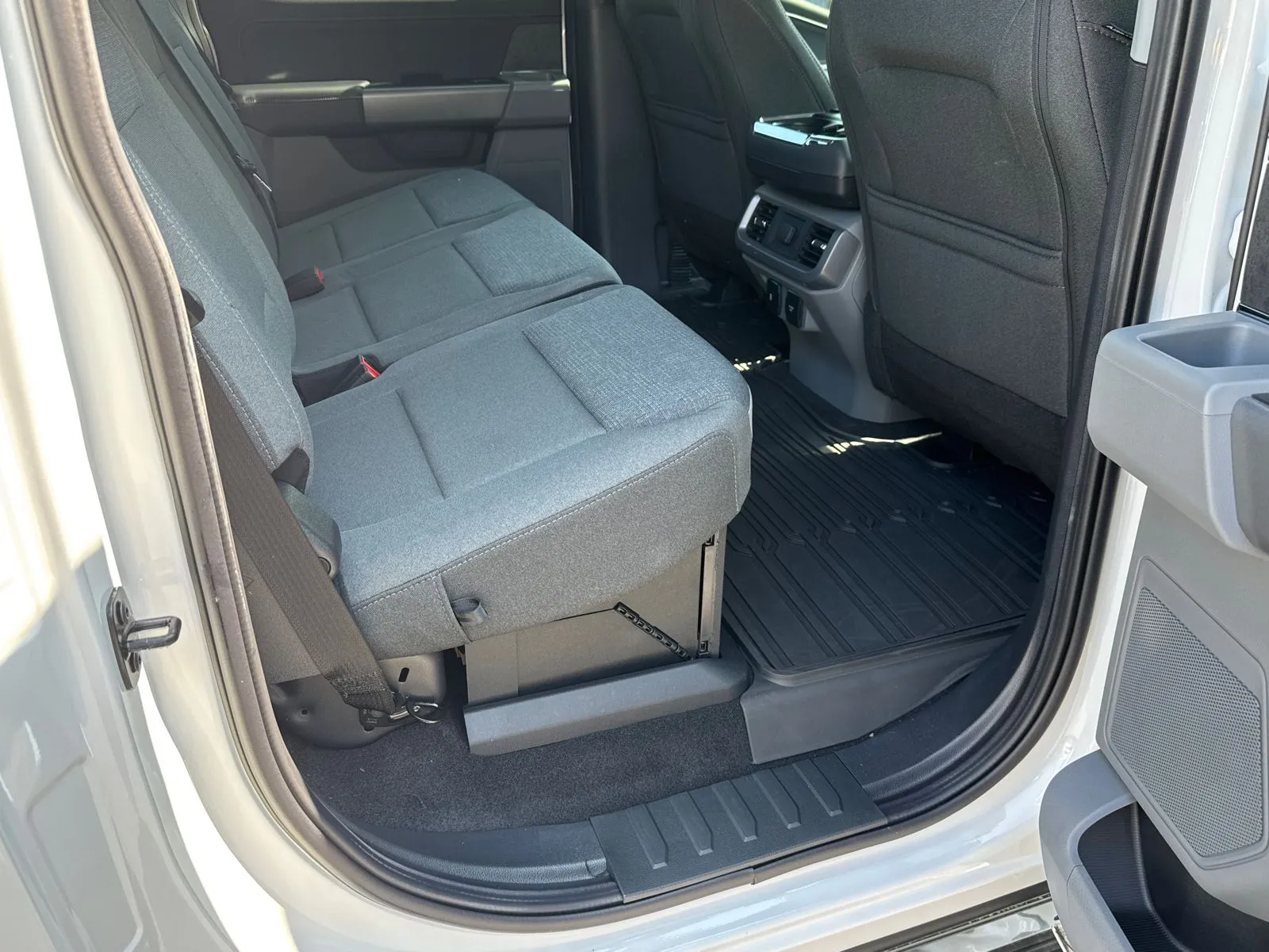 2025 Ford F-150 XLT - Photo 15