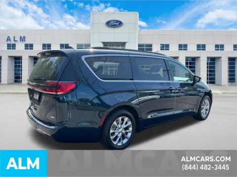 More photos of 2022 Chrysler Pacifica Touring L at ALM Ford Marietta, GA