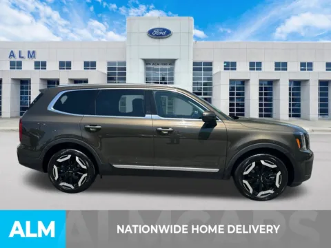 More photos of 2025 Kia Telluride S at ALM Ford Marietta, GA