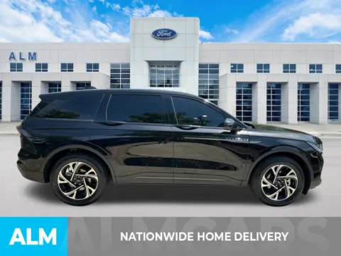 More photos of 2025 Lincoln Nautilus Premiere at ALM Ford Marietta, GA