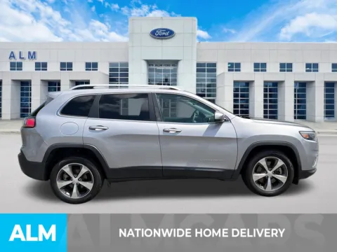 More photos of 2019 Jeep Cherokee Limited at ALM Ford Marietta, GA