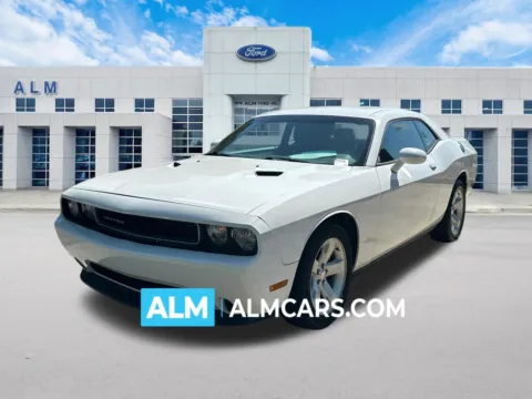 White 2013 Dodge Challenger SXT for sale in Marietta, GA